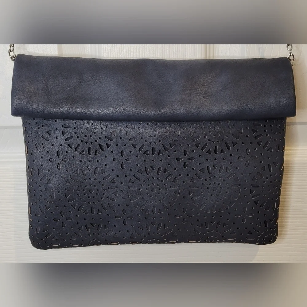 Urban Expressions Crossbody Clutch - Picture 3 of 11